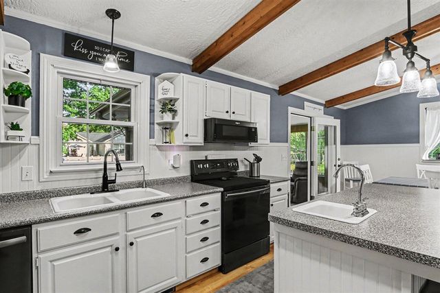 8275 Valleywood Lane, Portage, MI 49024