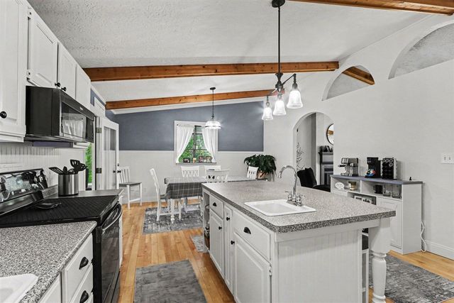 8275 Valleywood Lane, Portage, MI 49024