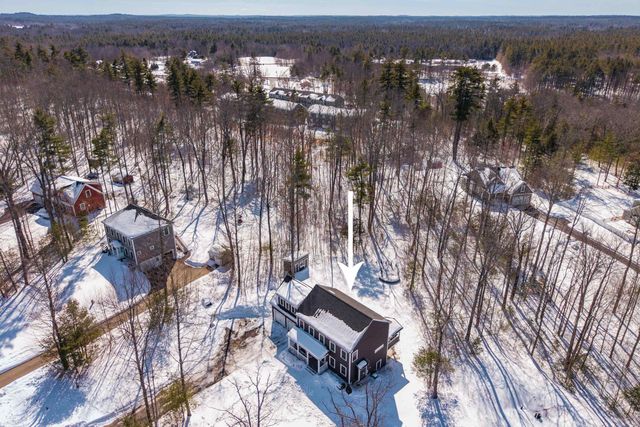 107 Village Place Drive, Barrington, NH 03825