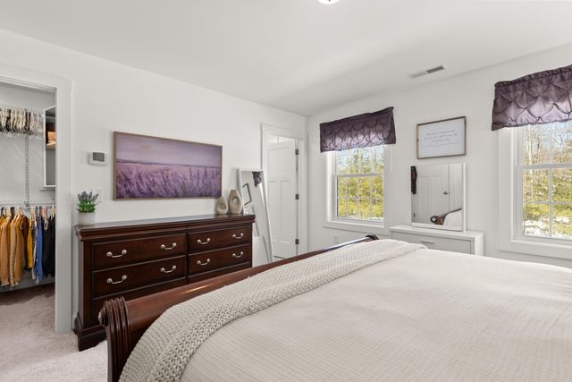 107 Village Place Drive, Barrington, NH 03825