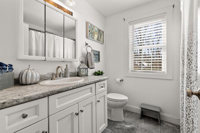 107 Village Place Drive, Barrington, NH 03825