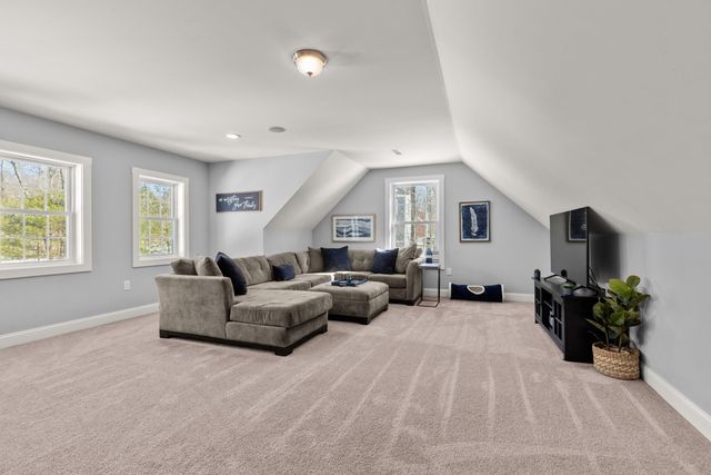 107 Village Place Drive, Barrington, NH 03825