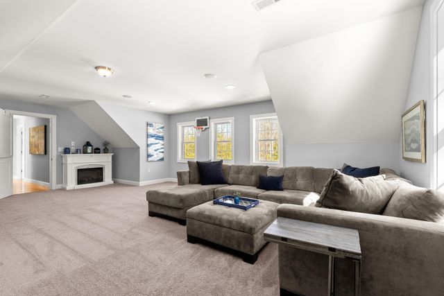 107 Village Place Drive, Barrington, NH 03825