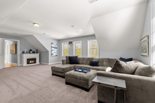 107 Village Place Drive, Barrington, NH 03825