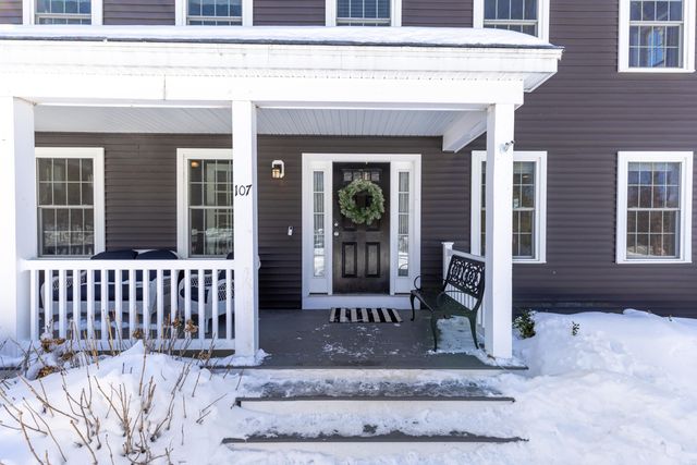 107 Village Place Drive, Barrington, NH 03825