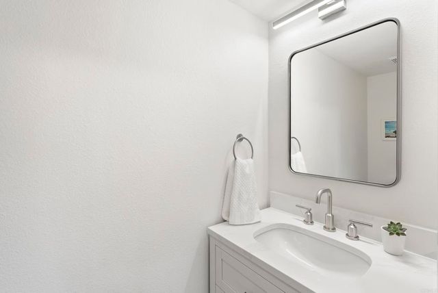 420 Glen Arbor Drive, Encinitas, CA 92024
