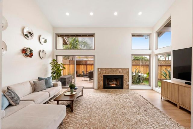 420 Glen Arbor Drive, Encinitas, CA 92024