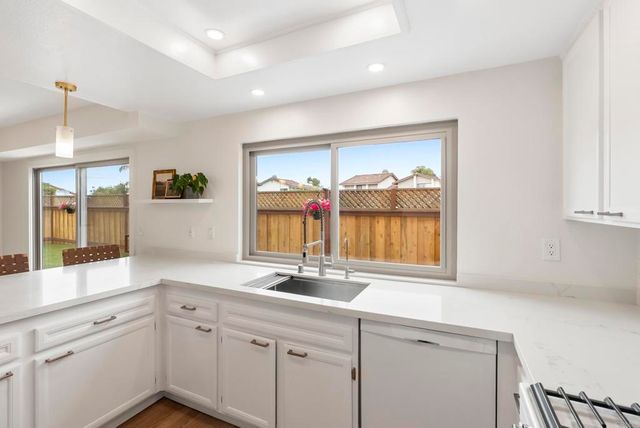 420 Glen Arbor Drive, Encinitas, CA 92024