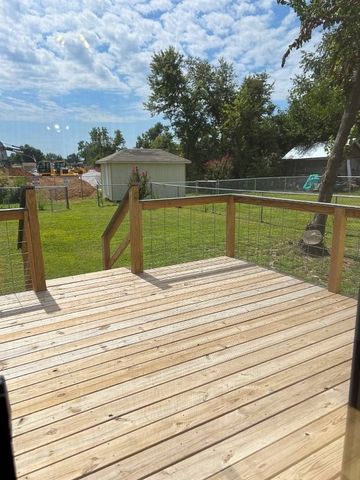 1014 W Linden Street, Rogers, AR 72756