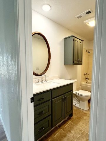 1014 W Linden Street, Rogers, AR 72756