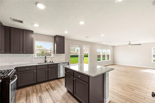 6518 Deer Run Meadows Boulevard, Richmond, TX 77406