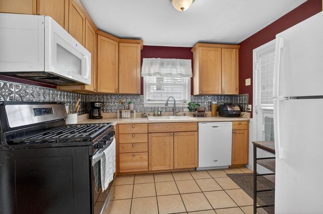 3242 14th Street, Rock Island, IL 61201