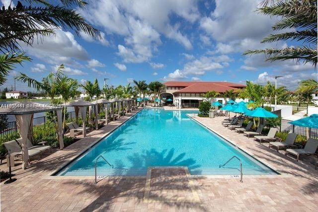 10589 W 32nd Lane, Hialeah Gardens, FL 33018