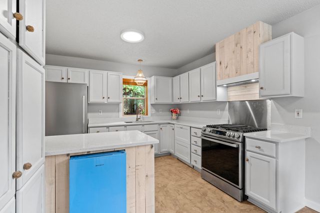 3000 Devon Lane, Mound, MN 55364