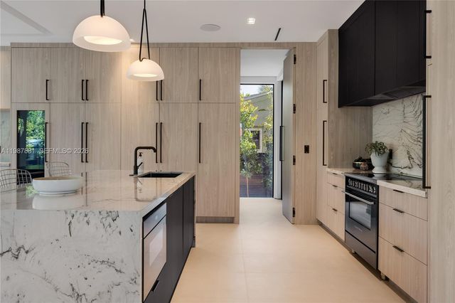 769 NE 72nd Ter, Miami, FL 33138