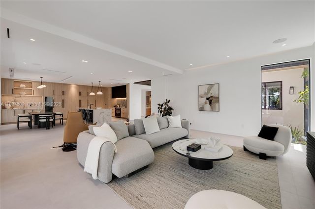 769 NE 72nd Ter, Miami, FL 33138