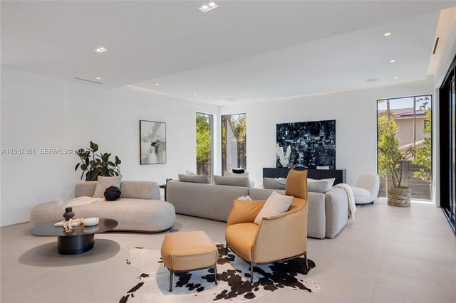 769 NE 72nd Ter, Miami, FL 33138