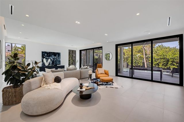 769 NE 72nd Ter, Miami, FL 33138