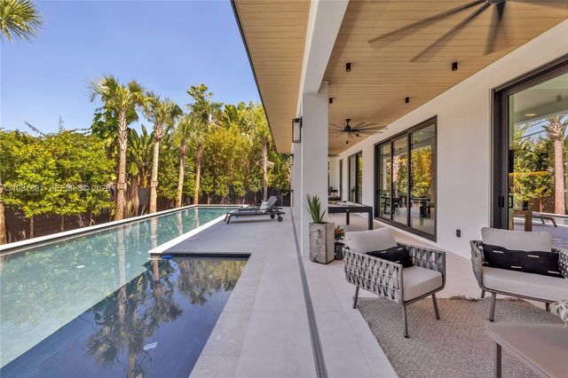 769 NE 72nd Ter, Miami, FL 33138