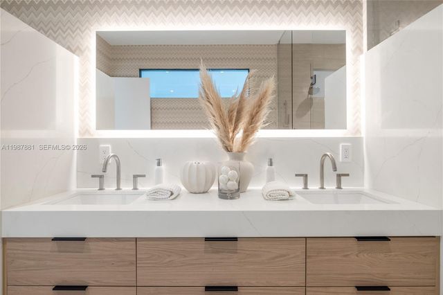 769 NE 72nd Ter, Miami, FL 33138