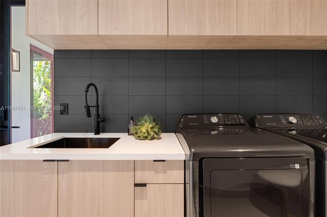 769 NE 72nd Ter, Miami, FL 33138