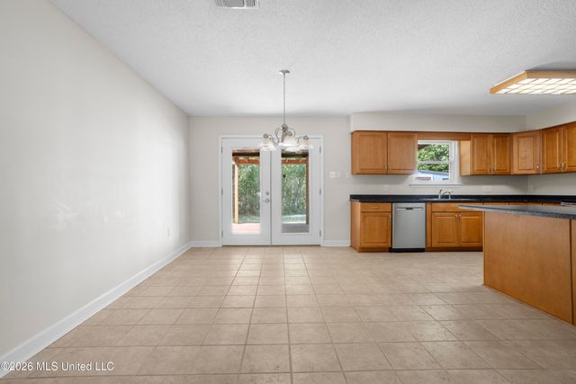 721 Nicholson Avenue, Waveland, MS 39576