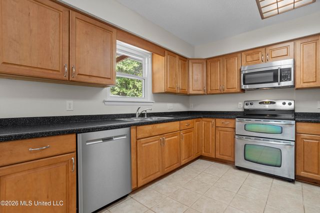 721 Nicholson Avenue, Waveland, MS 39576