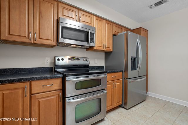 721 Nicholson Avenue, Waveland, MS 39576