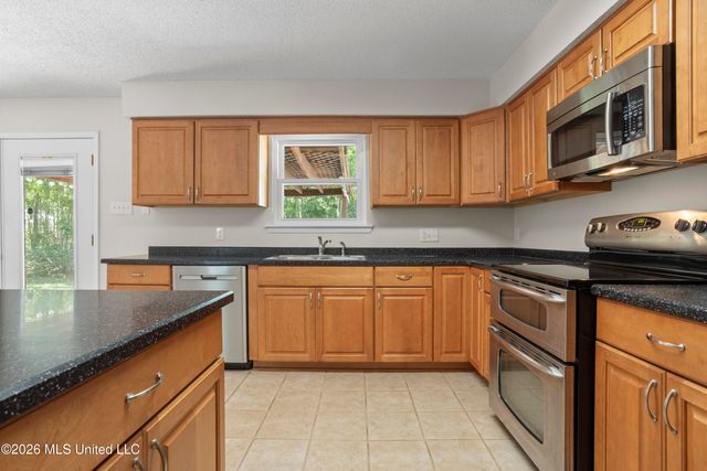 721 Nicholson Avenue, Waveland, MS 39576