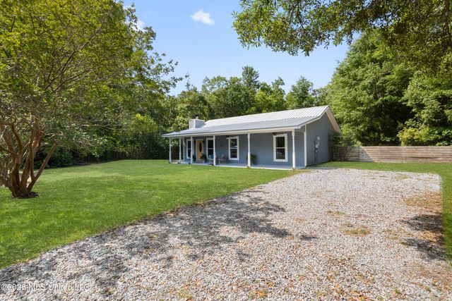 721 Nicholson Avenue, Waveland, MS 39576