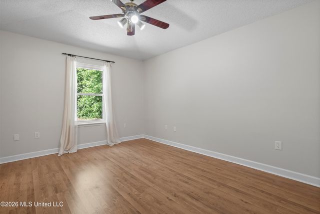 721 Nicholson Avenue, Waveland, MS 39576