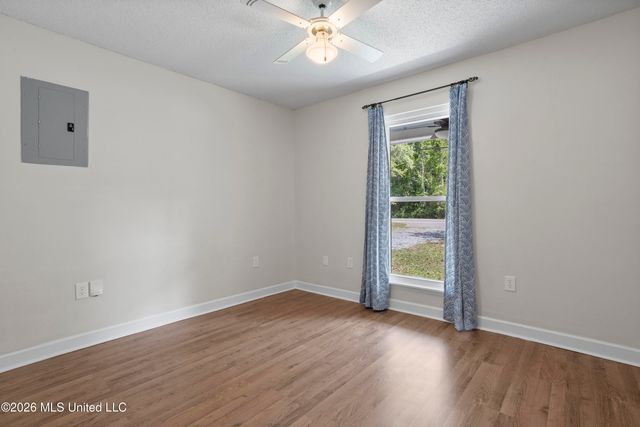 721 Nicholson Avenue, Waveland, MS 39576