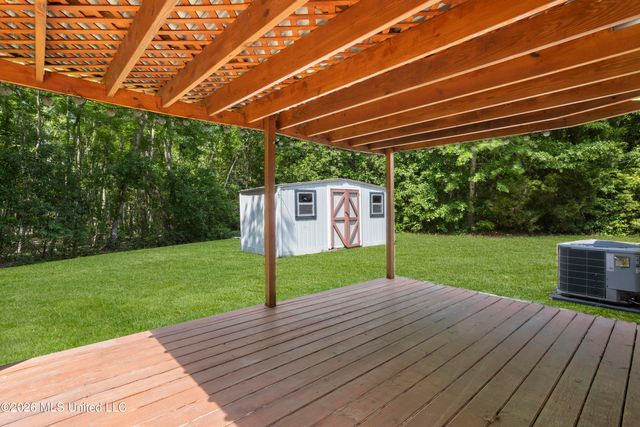 721 Nicholson Avenue, Waveland, MS 39576
