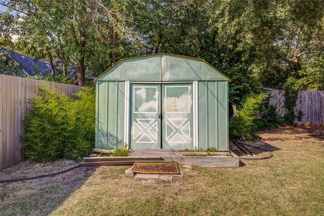 913 E Comanche Street, Norman, OK 73071