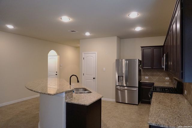 2925 Pawtucket Rd, Cibolo, TX 78108