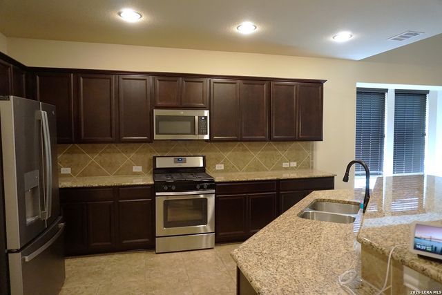 2925 Pawtucket Rd, Cibolo, TX 78108
