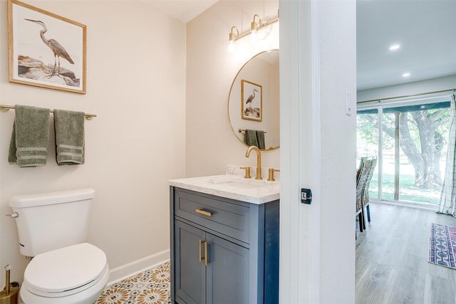 622 N Crockett Street, Granbury, TX 76048