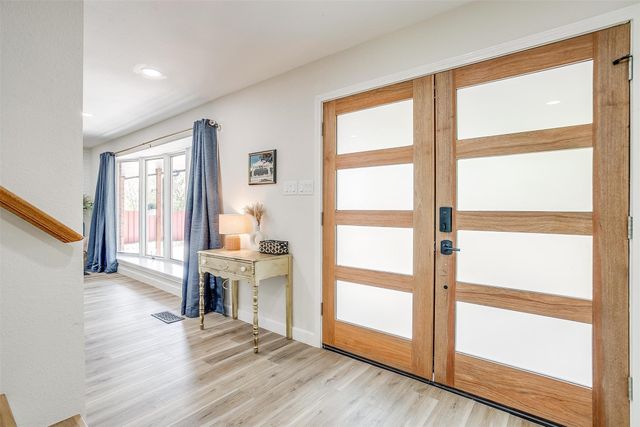 622 N Crockett Street, Granbury, TX 76048