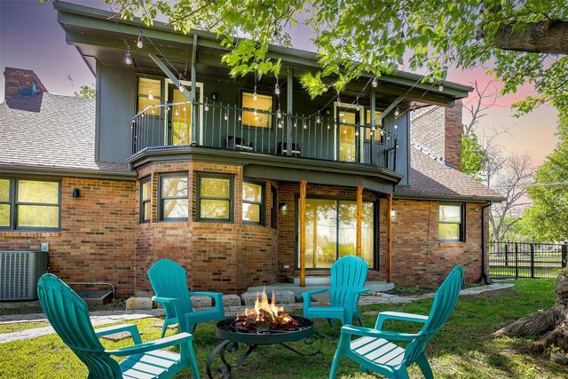 622 N Crockett Street, Granbury, TX 76048