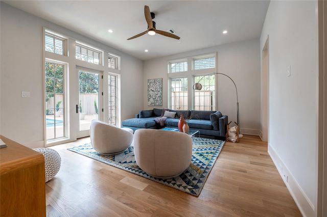 606 Pinehaven Drive, Houston, TX 77024