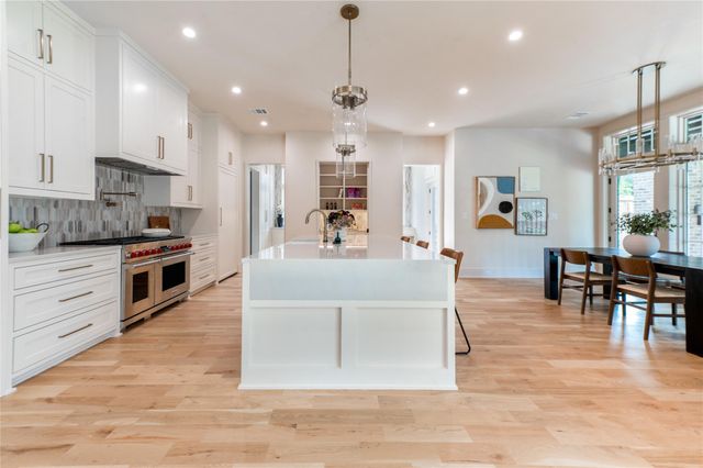 606 Pinehaven Drive, Houston, TX 77024