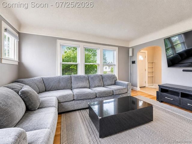 2114 Cumings Avenue, Flint, MI 48503