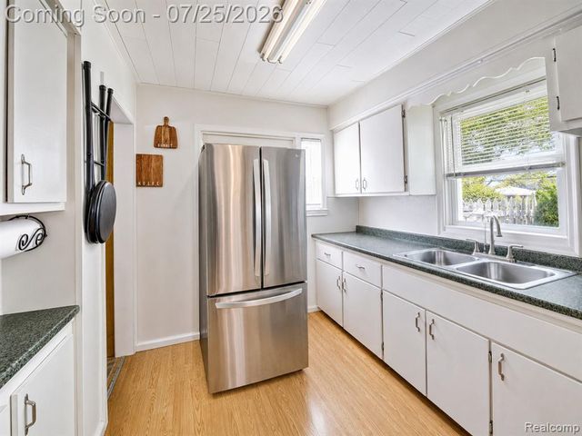 2114 Cumings Avenue, Flint, MI 48503