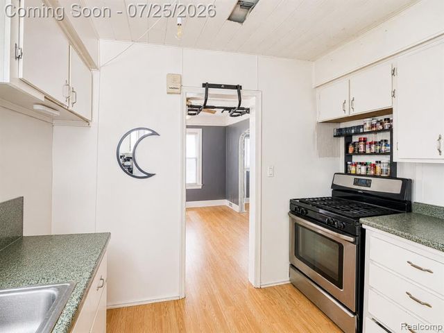 2114 Cumings Avenue, Flint, MI 48503