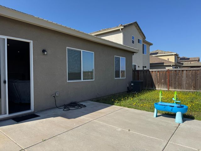 9653 Respect Dr, Sacramento, CA 95829