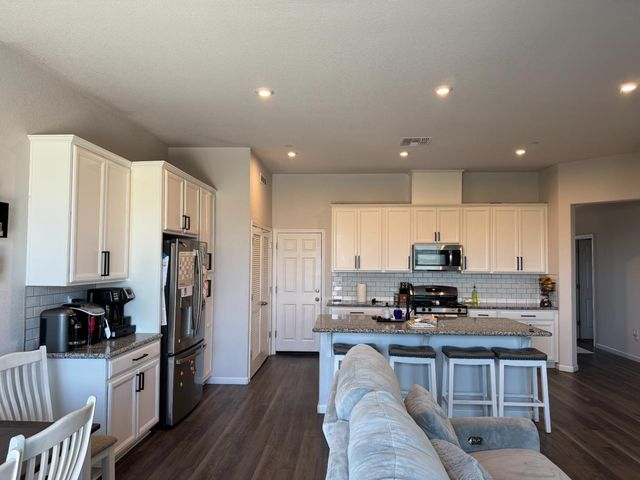 9653 Respect Dr, Sacramento, CA 95829
