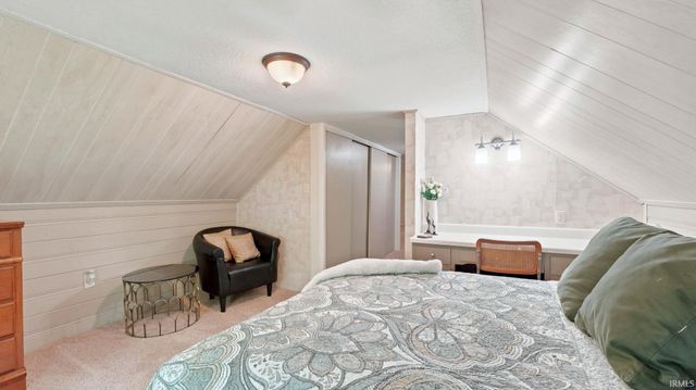 537 E Till Road, Fort Wayne, IN 46825