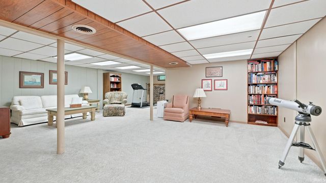 537 E Till Road, Fort Wayne, IN 46825