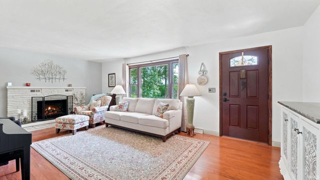 537 E Till Road, Fort Wayne, IN 46825