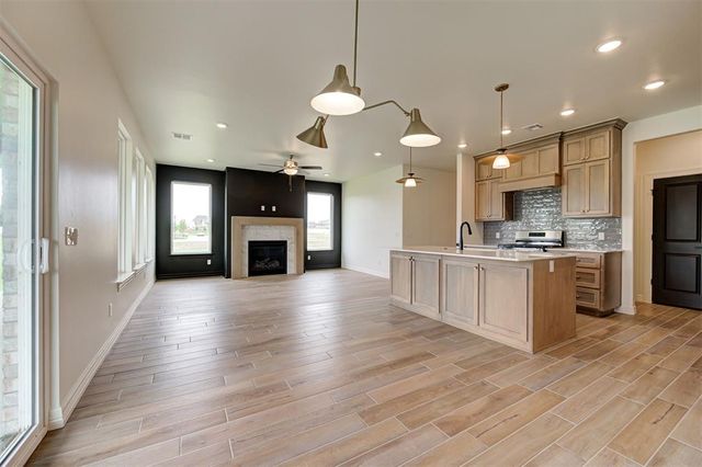 7713 Wilshire Woods Drive, Yukon, OK 73099